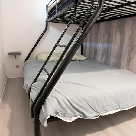 A 50 Metres De L'ocean