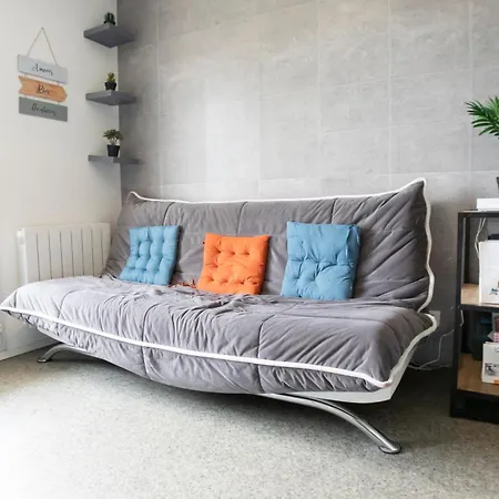 A 50 Metres De L'ocean *